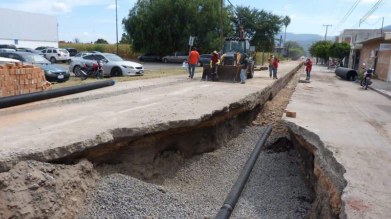 Hallan piezas arqueológicas en Cuerámaro durante obra pluvial